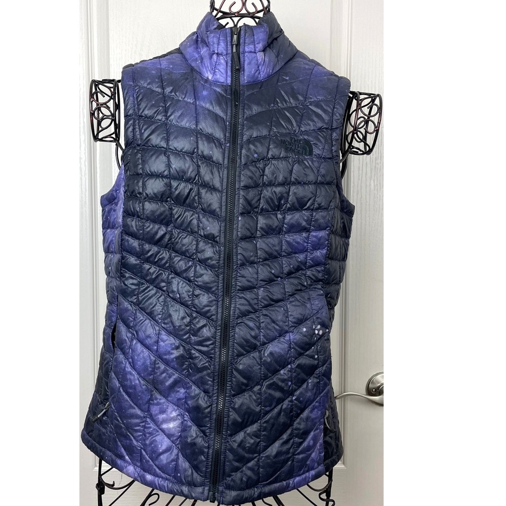 The North Face Thermoball Puffer Vest Womens Small Purple Galaxy Print Mock Neck
